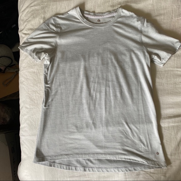 Well Calm Light Blue Yoga T-Shirt Size Small - Picture 8 of 9